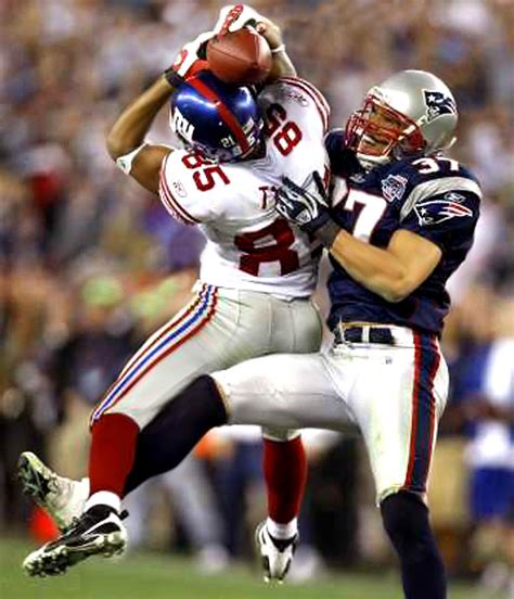Super Bowl 42 was another game that featured the Patriots, this time taking on the New York Giants in a battle between two teams from the Northeast. New England entered this game undefeated and needed this game to complete their perfect season. Unfortunately for them, Eli Manning was on the other side and was as clutch as they come.